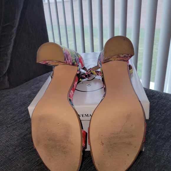 Steve Madden floral block heel sandals - Picture 4 of 7